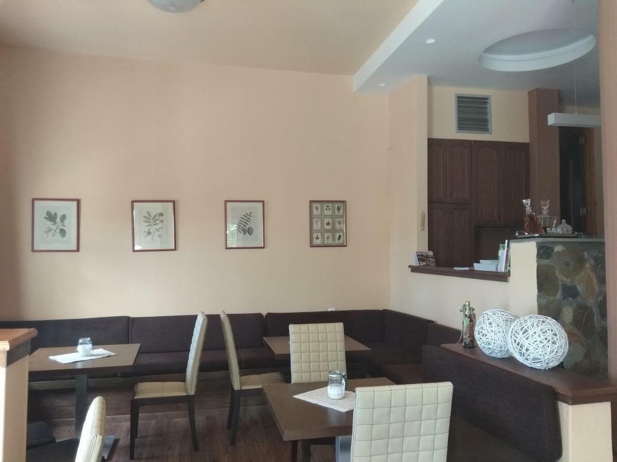 Karavos Hotel Portaria  Exterior photo